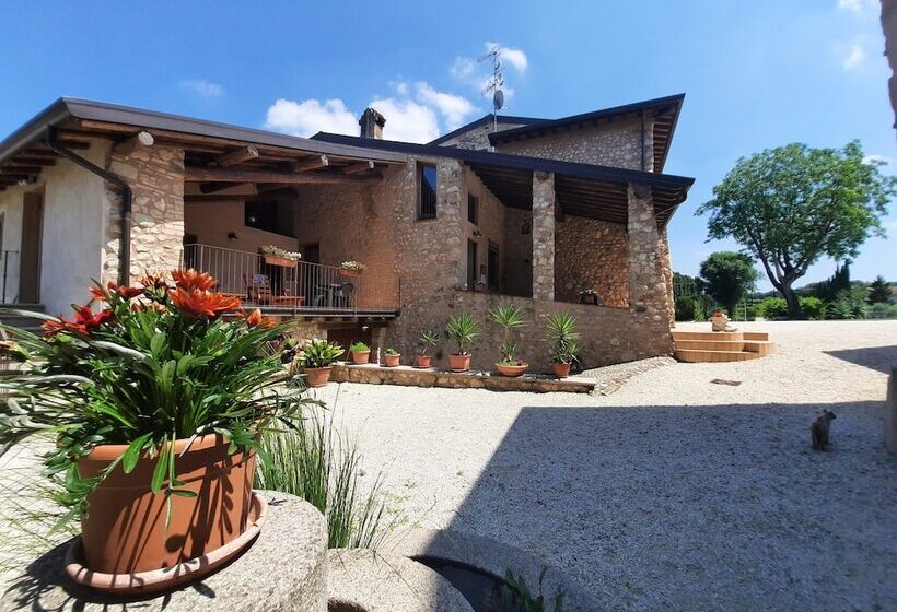 هتل روستایی Corte Davini Agriturismo
