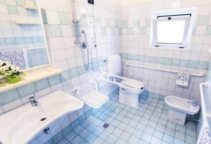 هتل Villaggio Camping Duca Amedeo