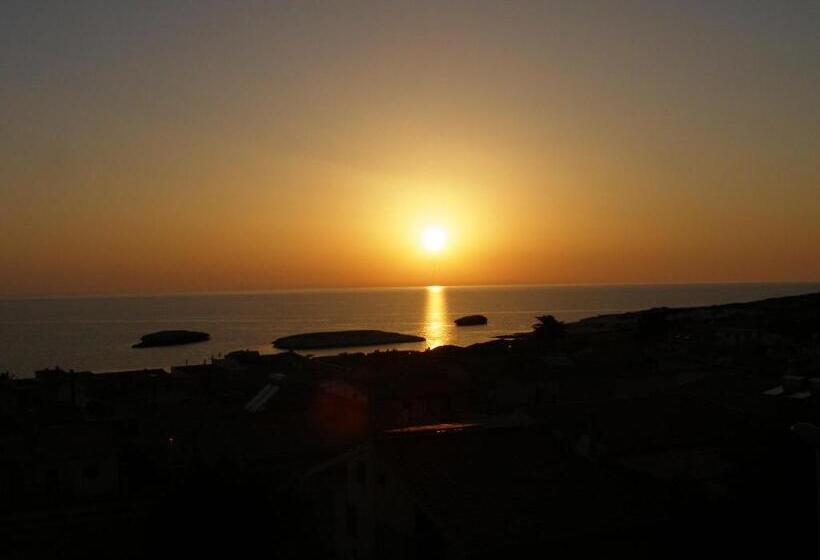 بنسيون Mare Lughente