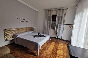 پانسیون Via Zeffiro Apartment