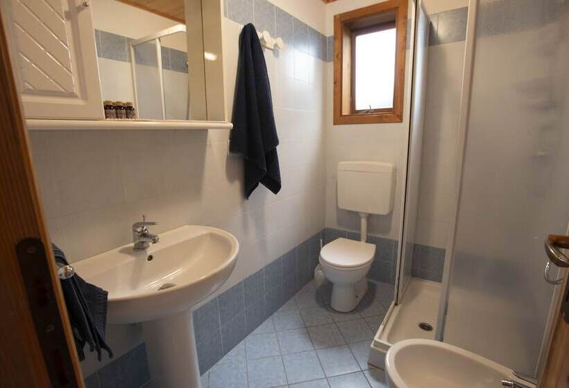 استراحتگاه Camping Smeraldo