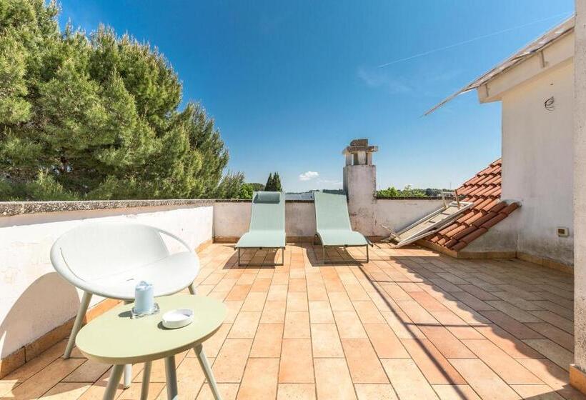 تختخواب و صبحانه Fabula Maison