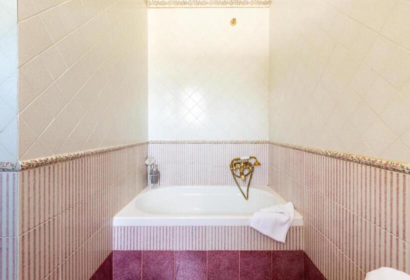 تختخواب و صبحانه Fabula Maison