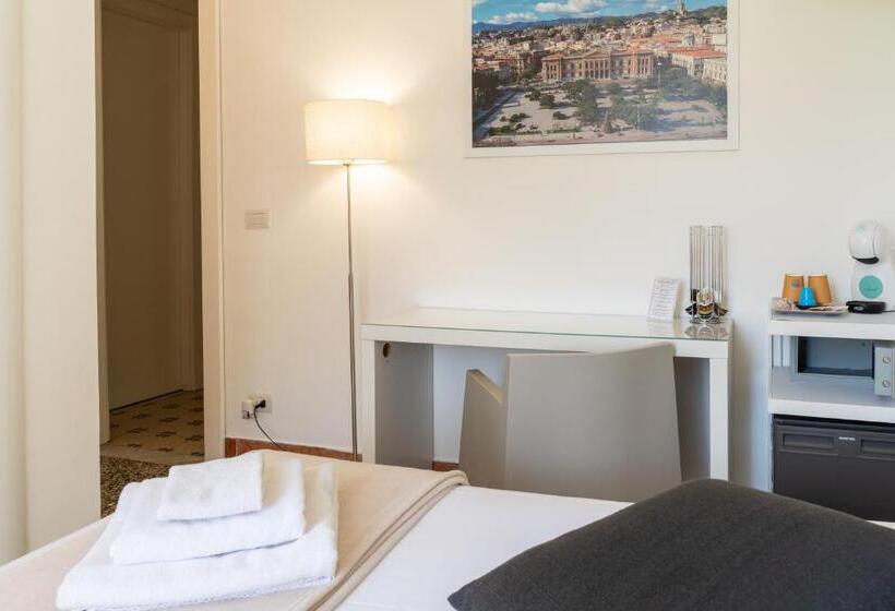 تختخواب و صبحانه Le Stanze Di Piazza Cairoli