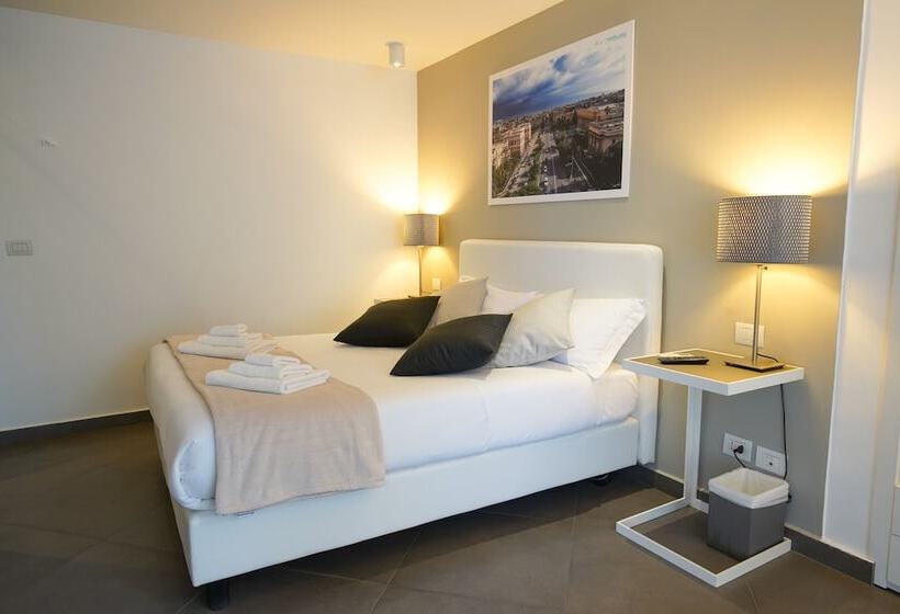 تختخواب و صبحانه Le Stanze Di Piazza Cairoli