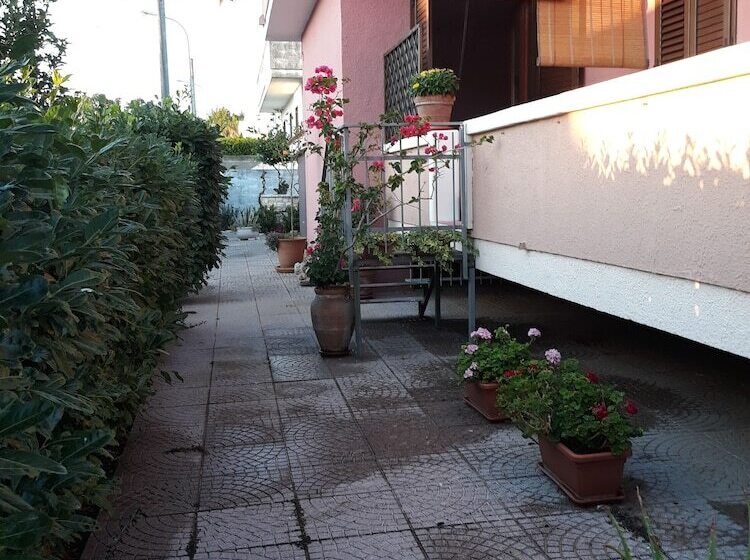 مبيت وإفطار Villetta Orchidea