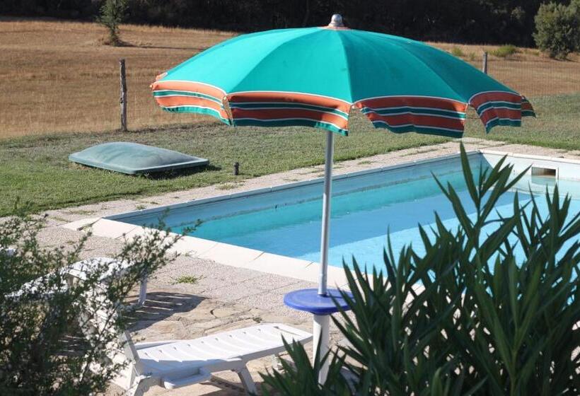 فندق ريفى Agriturismo Tinti