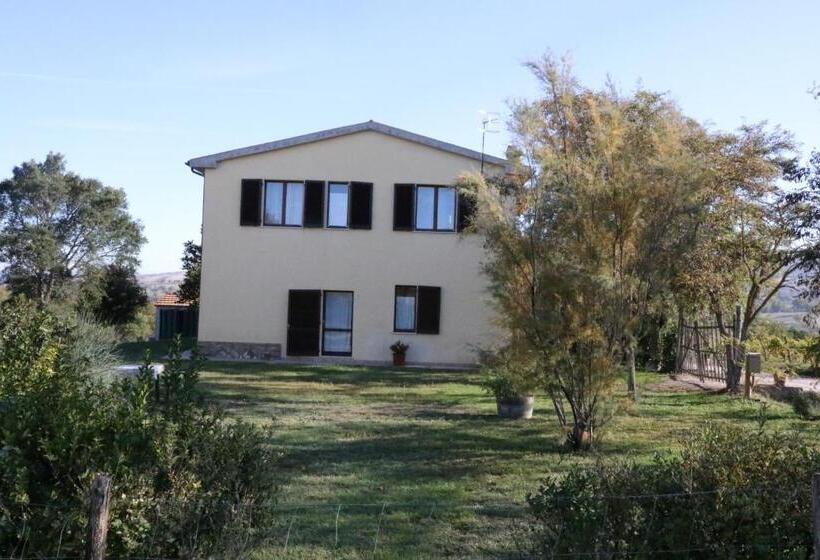 فندق ريفى Agriturismo Tinti
