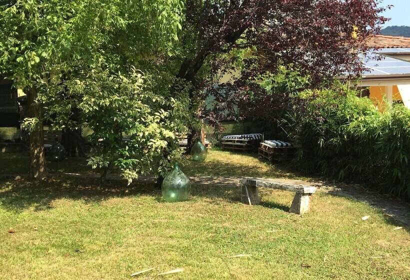 ペンション Villa Cesarina, Vallio Terme , Salo’