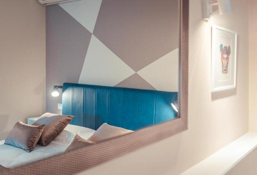 تختخواب و صبحانه A Coffa Rooms