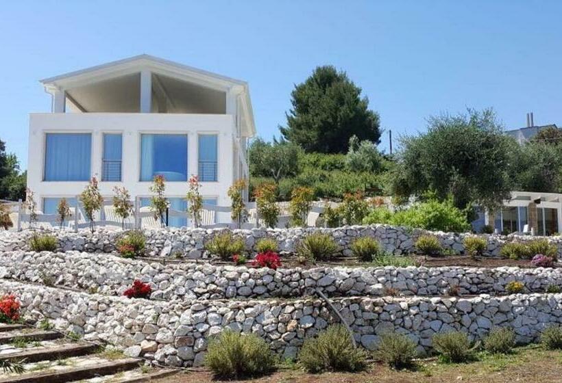 تختخواب و صبحانه Max Luxury Suite   Servizio Spiaggia Inclusa