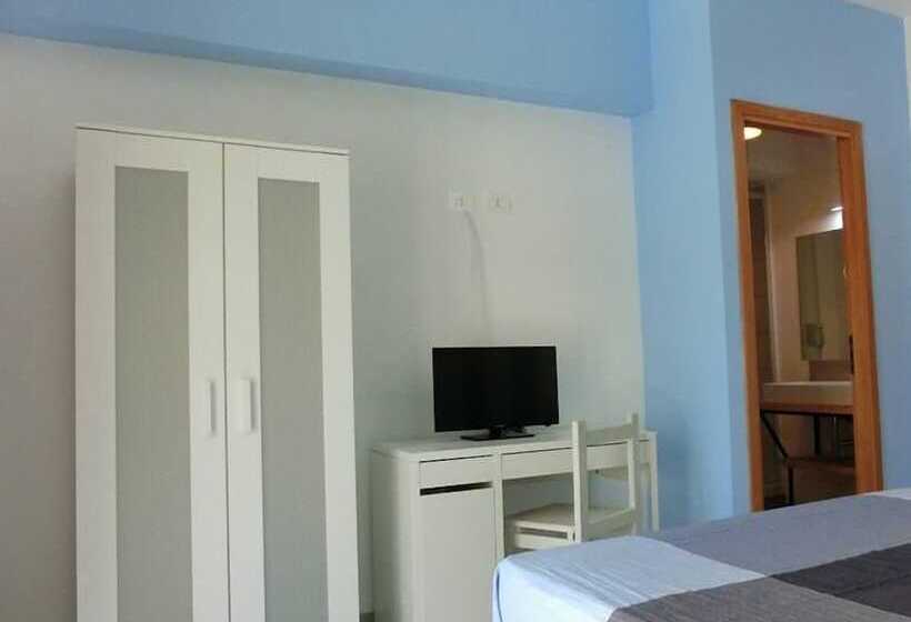 تختخواب و صبحانه U Scrusciu Do Mari