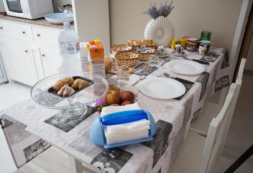 تختخواب و صبحانه U Scrusciu Do Mari