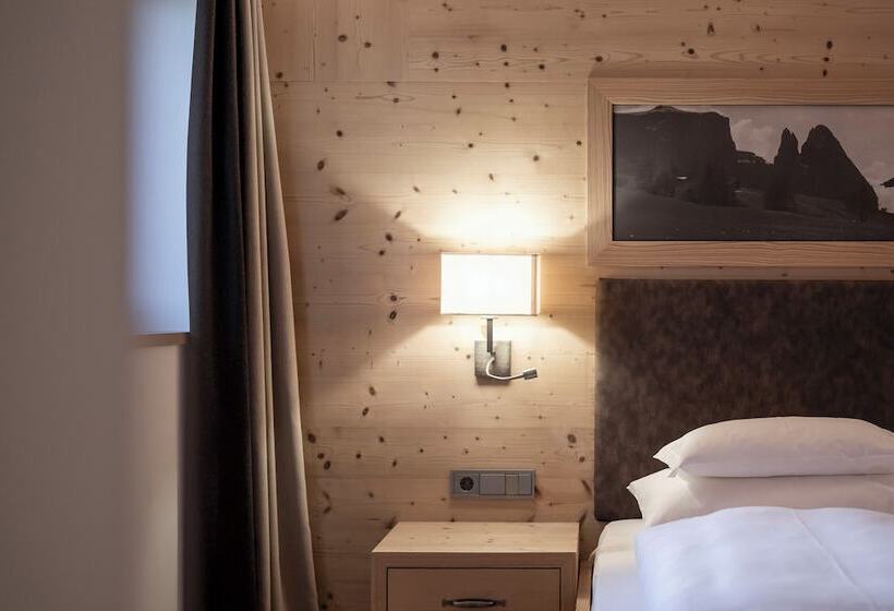 Dolomites Nature Hotel Vigilerhof