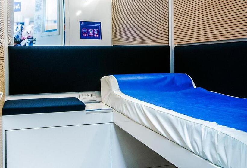 مسافرخانه Resting Pods   Zzzleepandgo Vrn Verona Airport