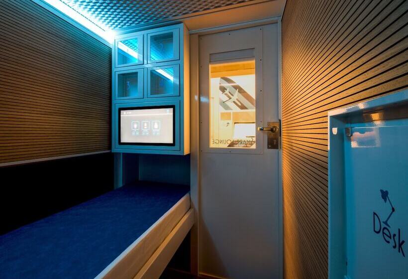مسافرخانه Resting Pods   Zzzleepandgo Vrn Verona Airport