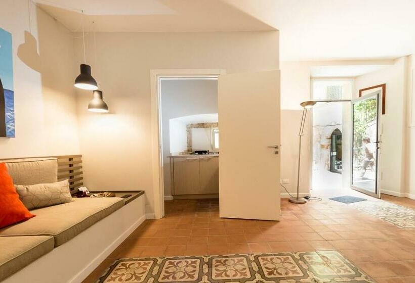 پانسیون Palazzo Taranto Luxury Rooms