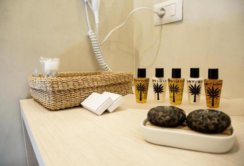 پانسیون Palazzo Taranto Luxury Rooms