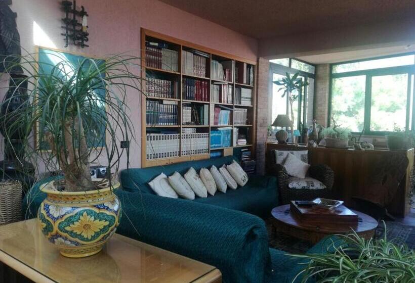 پانسیون Villa Grande