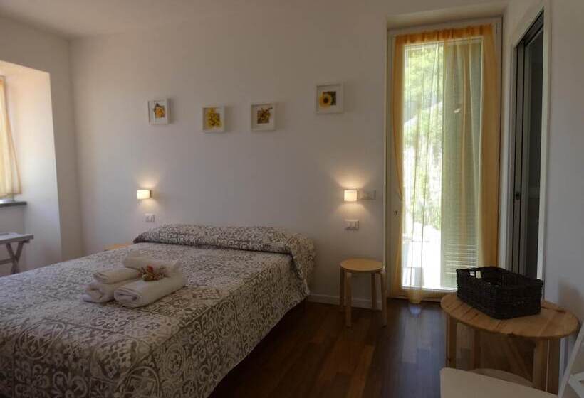 Sant Anna Hostel