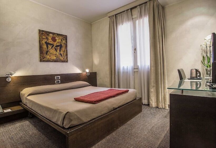 Fotos del hotel Accademia:  5