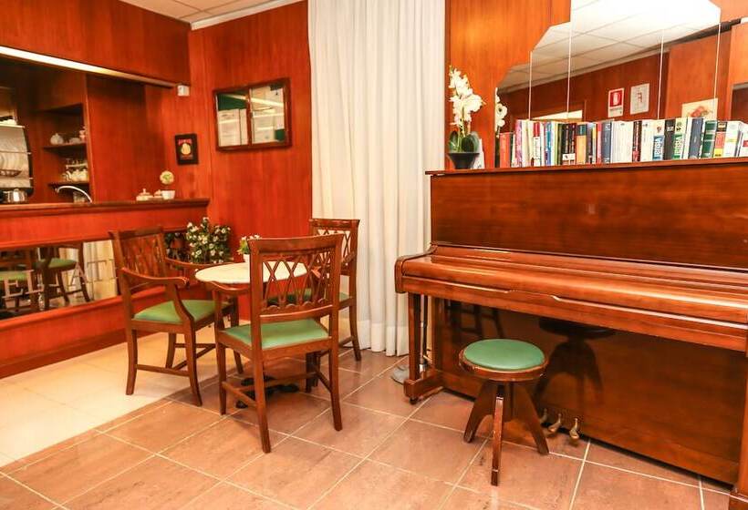 Fotos del hotel Albergo Athena:  35