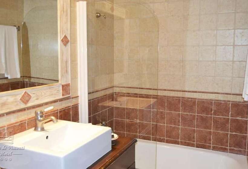 هتل Condes De Visconti