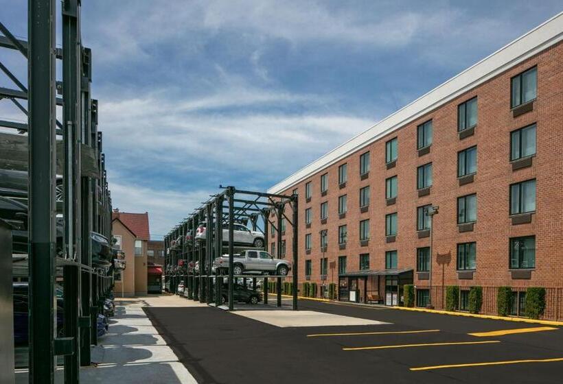هتل Fairfield Inn By Marriott Jfk Airport