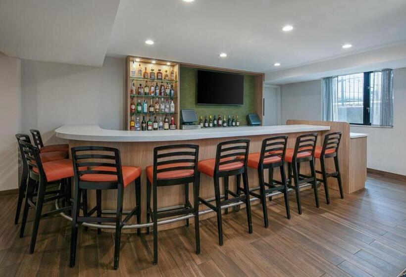 هتل Fairfield Inn By Marriott Jfk Airport