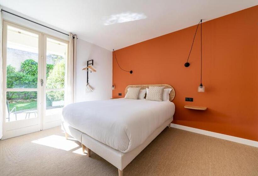 Отель Hôtel La Garrigue & Bar Piscine