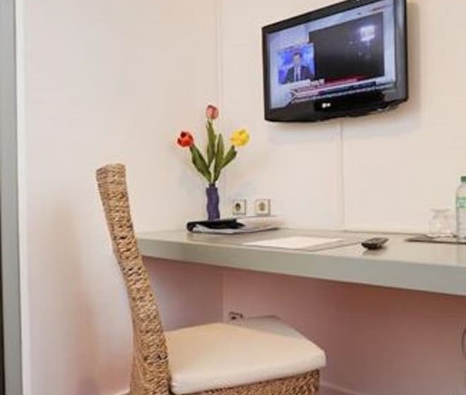 Отель Hôtel Logis Le Bourbon