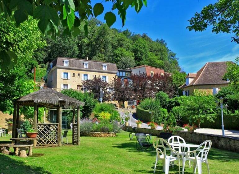 هتل Hôtel Restaurant Plaisance Piscine Couverte Et Chauffée  Proche Sarlat