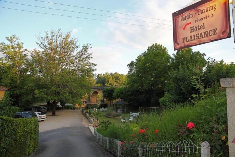 هتل Hôtel Restaurant Plaisance Piscine Couverte Et Chauffée  Proche Sarlat