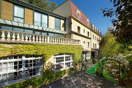 هتل Hôtel Restaurant Plaisance Piscine Couverte Et Chauffée  Proche Sarlat
