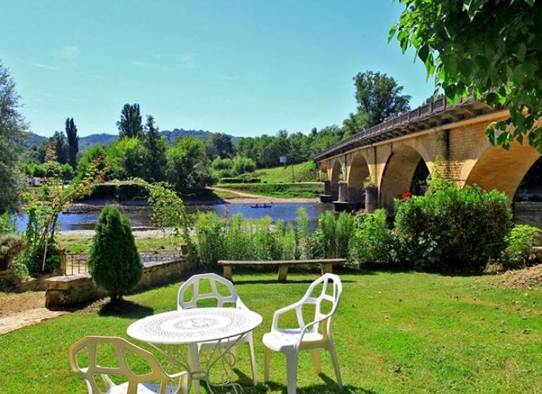 هتل Hôtel Restaurant Plaisance Piscine Couverte Et Chauffée  Proche Sarlat