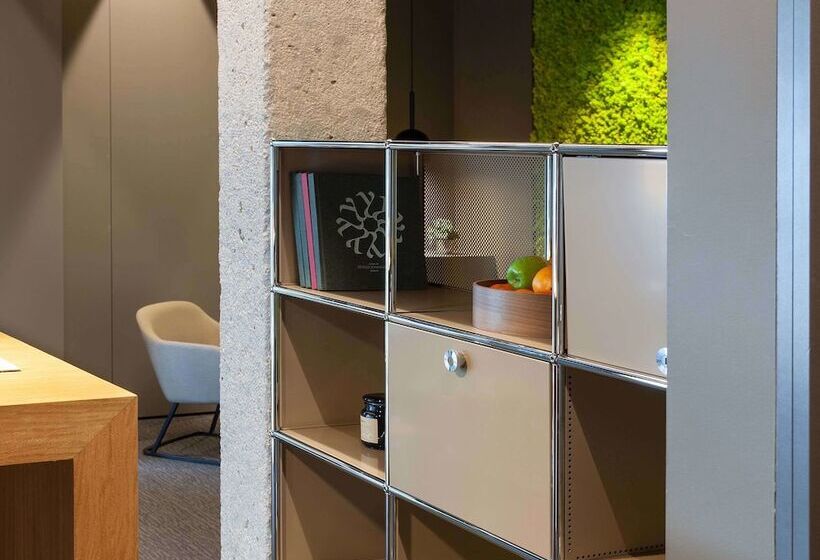 هتل Ibis Styles Pamplona Noain