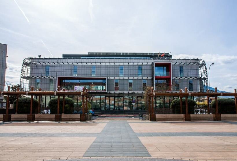هتل Ibis Styles Pamplona Noain