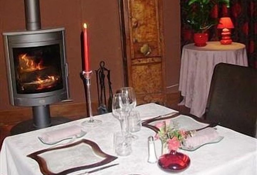 Отель Logis Auberge De La Riviere