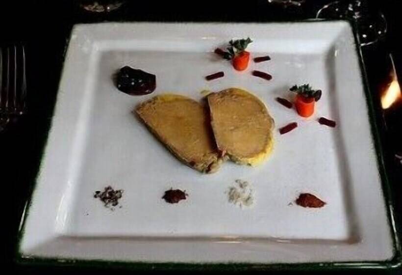 هتل Logis Auberge Le Colombien   Hôtel Et Restaurant