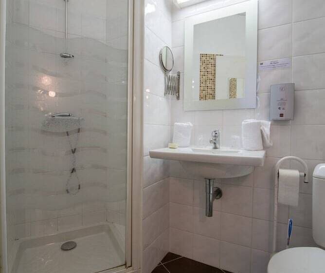 בית מלון כפרי Logis Hôtels   Hôtel Et Restaurant Les Voyageurs