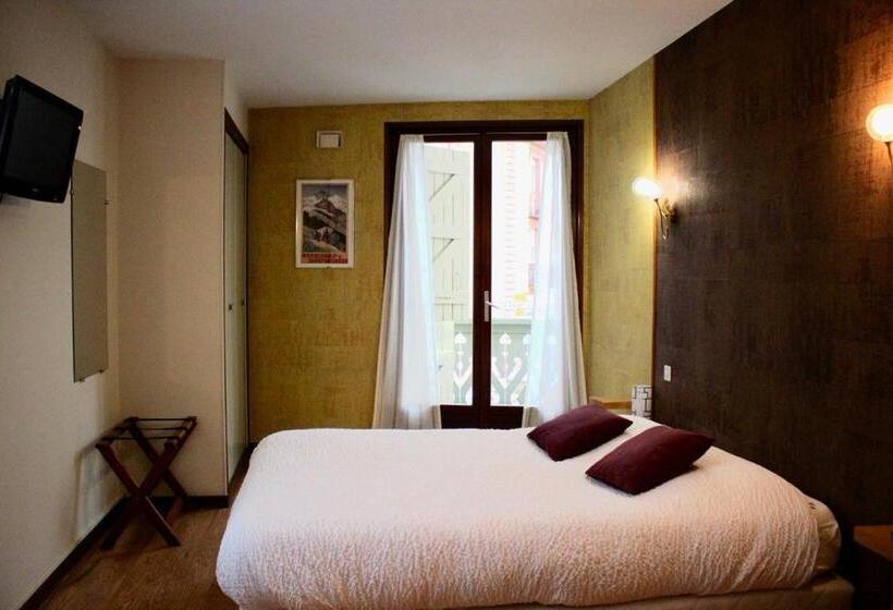 Отель Logis La Chaumiere Saintmaurice