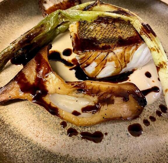 ホテル Logis Hôtels & Restaurant Le Cheval Blanc Et Clovis