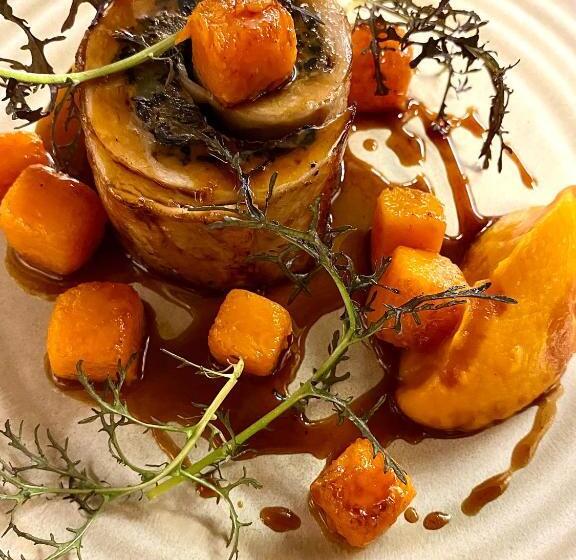 ホテル Logis Hôtels & Restaurant Le Cheval Blanc Et Clovis