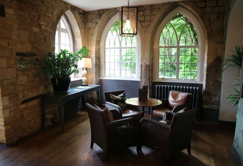 هتل The Manor House