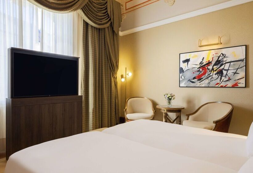 Fotos del hotel Nh Collection Carlo Iv:  11