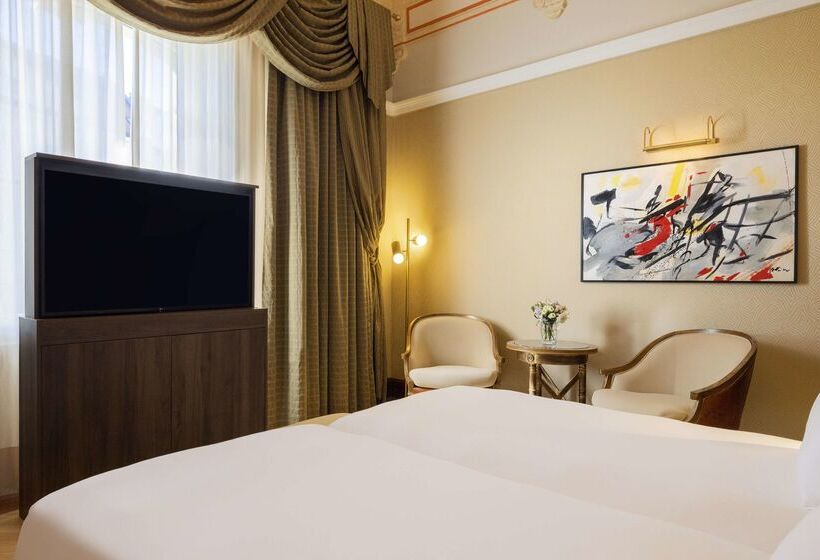 Hotel Nh Collection Carlo Iv