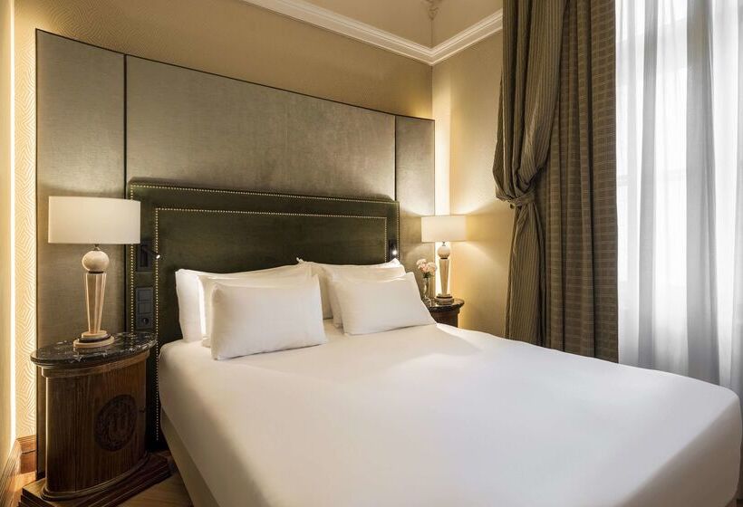 Fotos del hotel Nh Collection Carlo Iv:  7