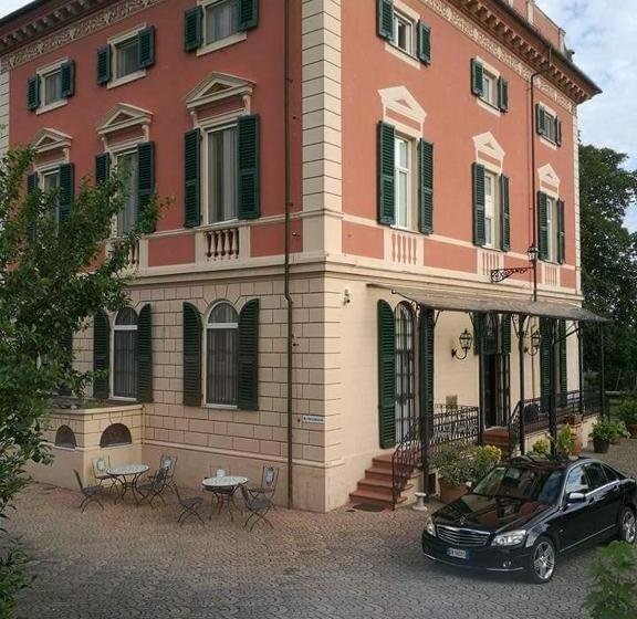 هتل Villa Viola