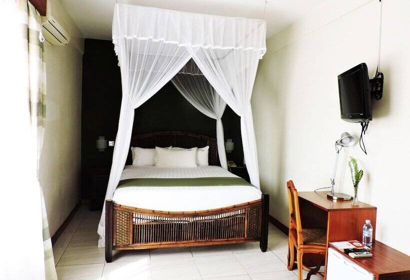 Mosa Court Suites