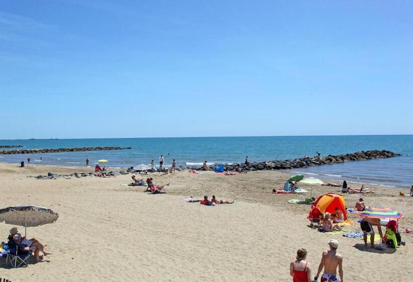 مُتل Myriam Vias Plage